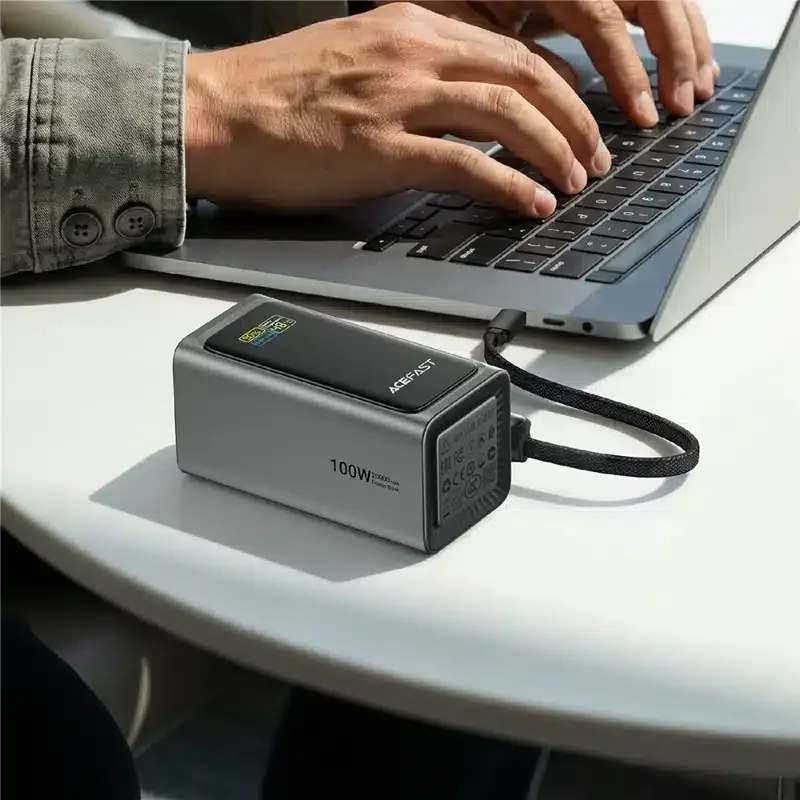 ACEFAST M33 20000mAh power bank charging three devices simultaneously