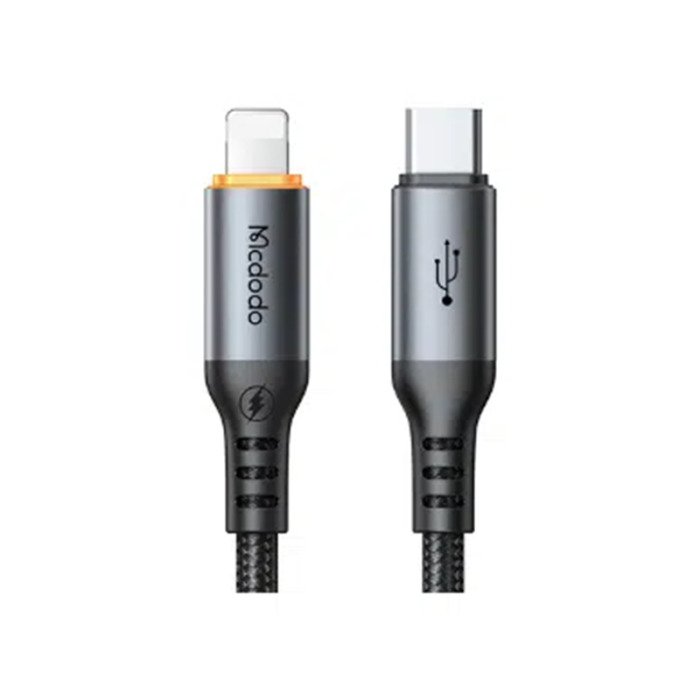 Mcdodo CA-0870 – USB-C and Lightning connector detail